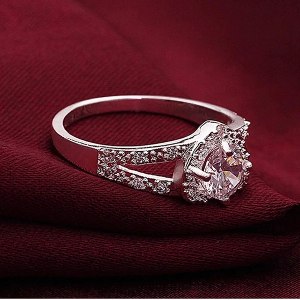 New S925 Sterling Silver Woman’s Elegant White Sapphire Heart Engagement Ring